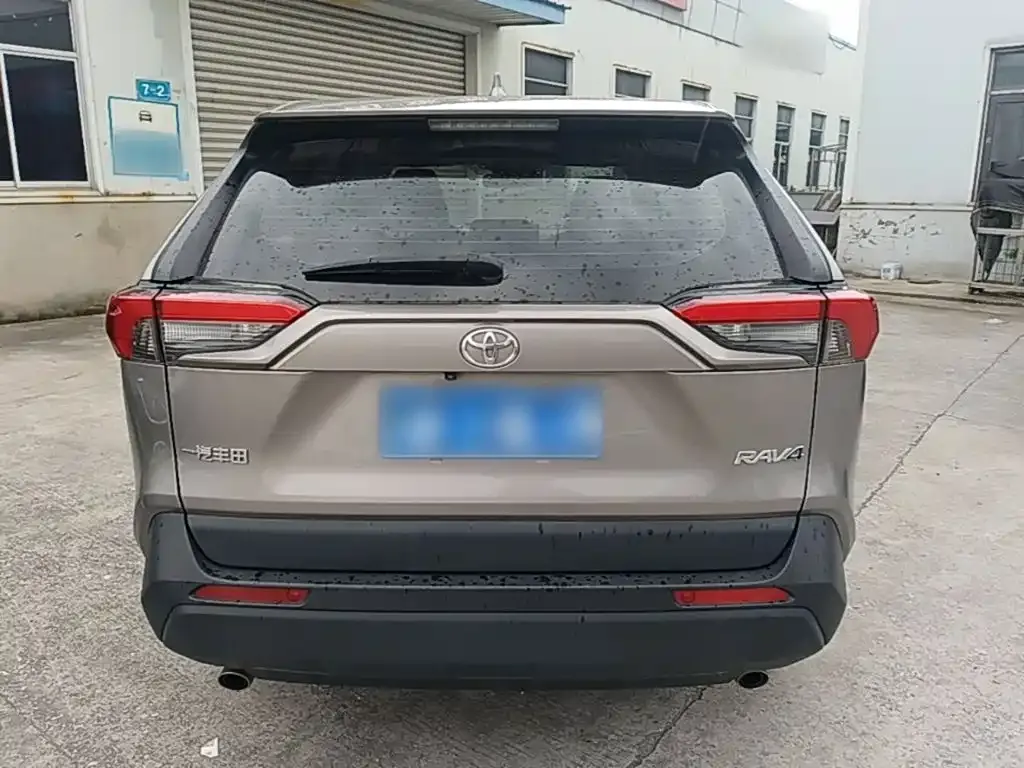 Toyota RAV4 2024 из CN, фото 3