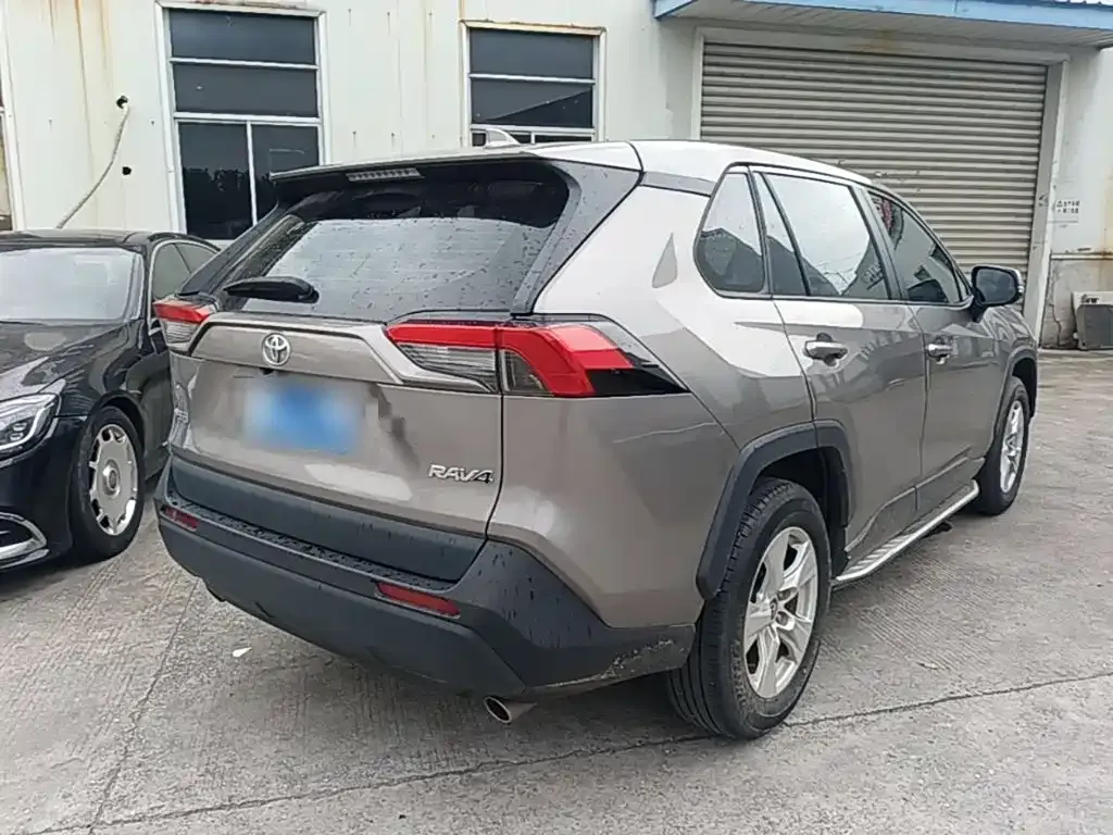 Toyota RAV4 2024 из CN, фото 7