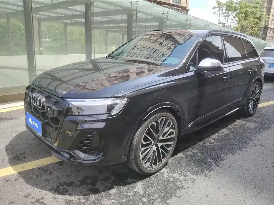 Audi SQ7 — фото 1