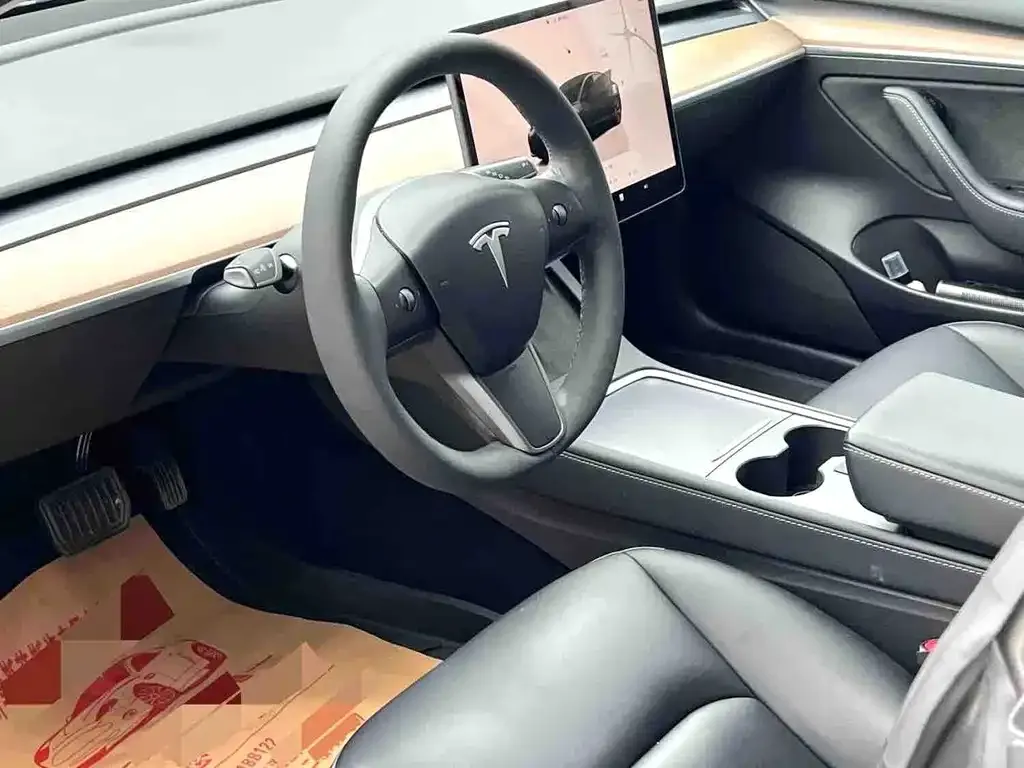Tesla Model 3 — фото 3
