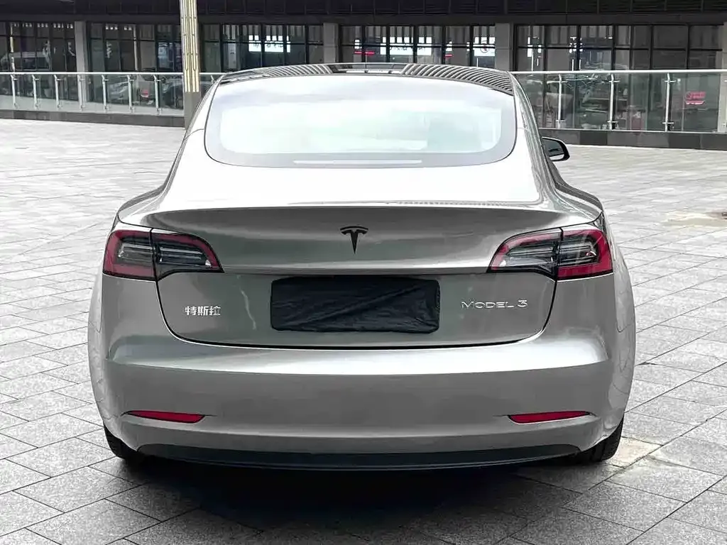 Tesla Model 3 — фото 2