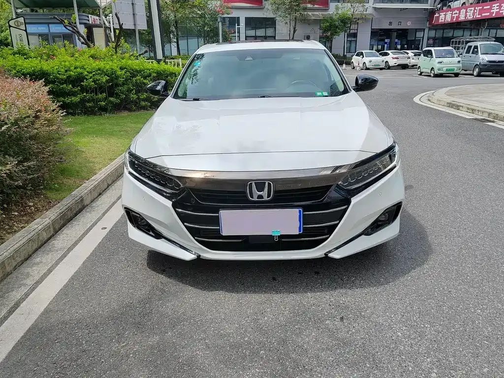 Honda Accord — фото 10