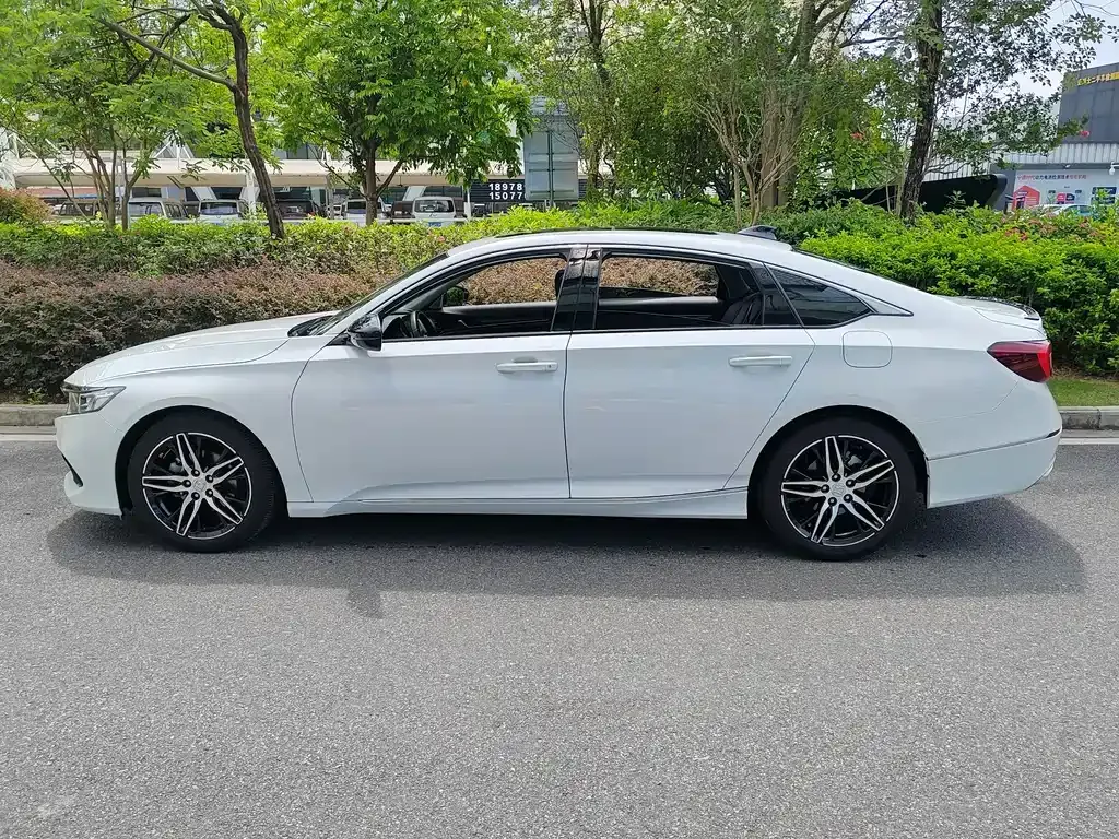 Honda Accord — фото 6