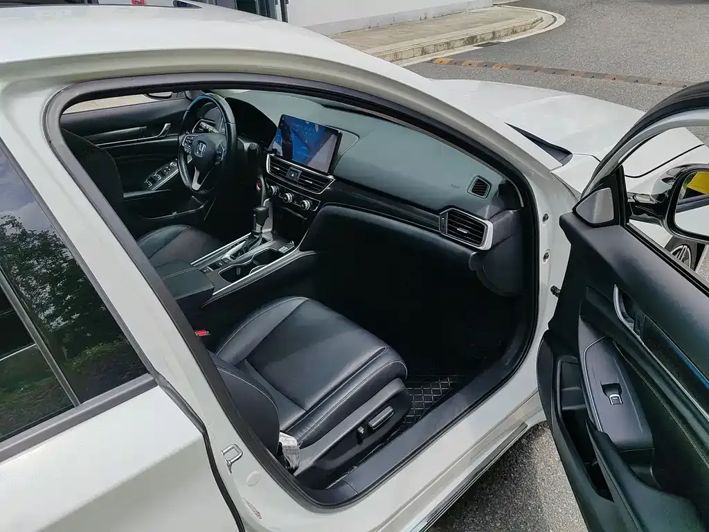 Honda Accord — фото 3