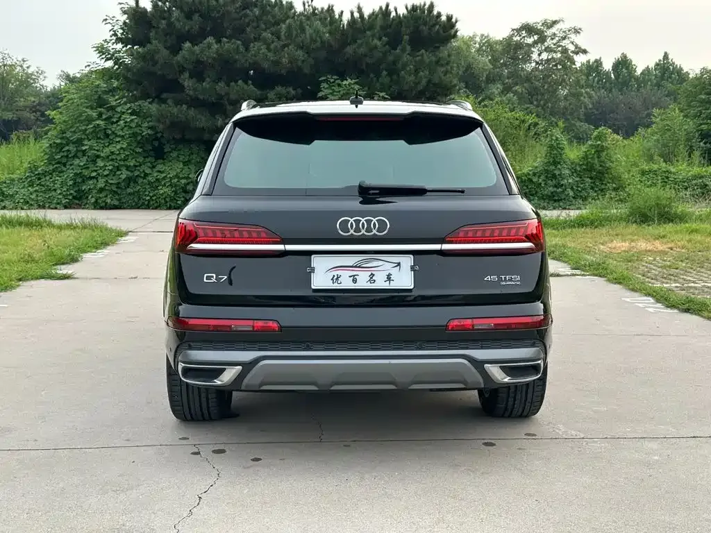 Audi Q7 — фото 6