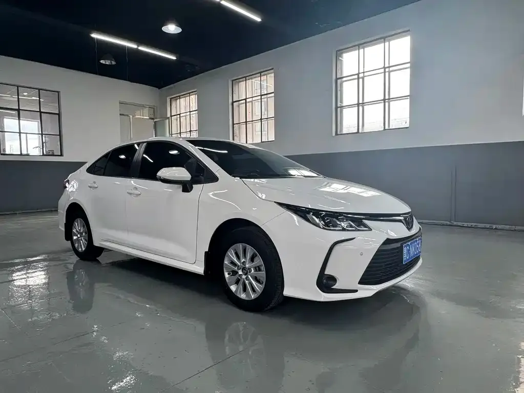 Toyota Corolla — фото 9