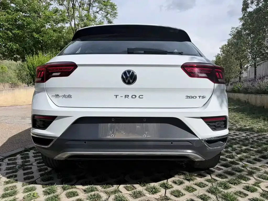 Volkswagen T-Roc — фото 5