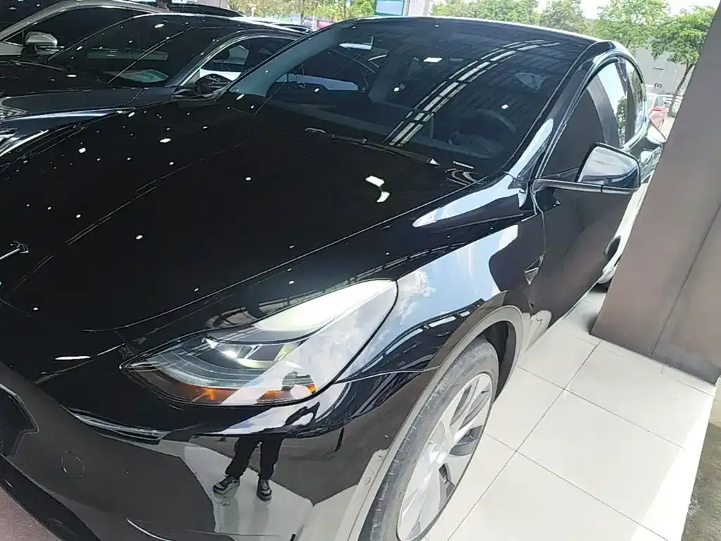 Tesla Model Y — фото 3