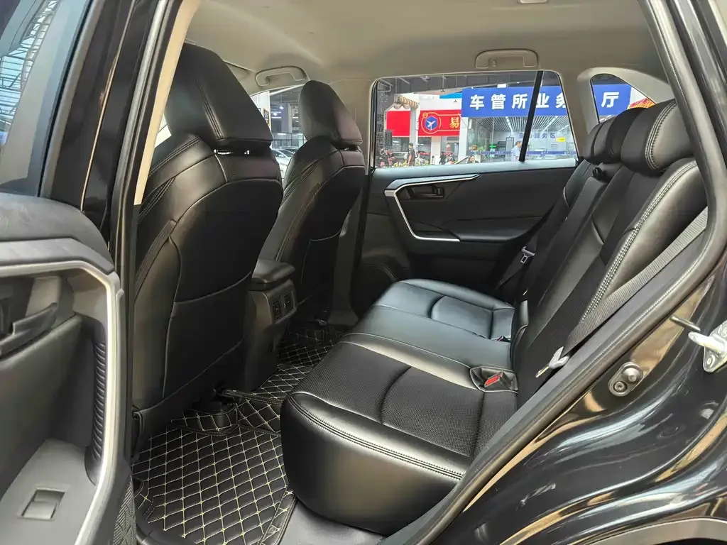 Toyota Wildlander 2024 из CN, фото 5