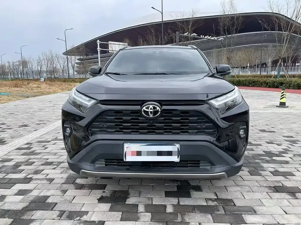 Toyota RAV4 — фото 3