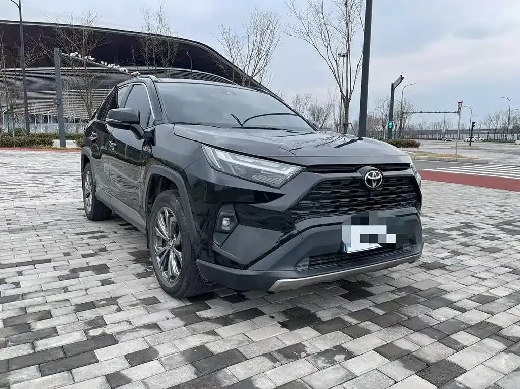Toyota RAV4 — фото 9