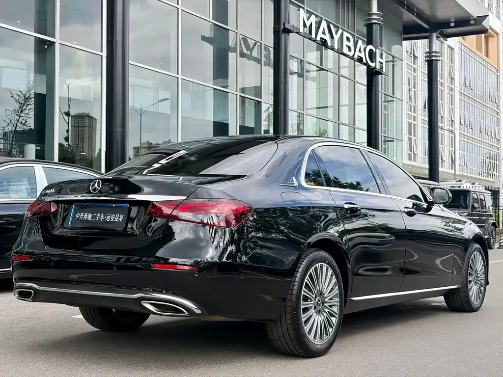 Mercedes-Benz E-Class — фото 8