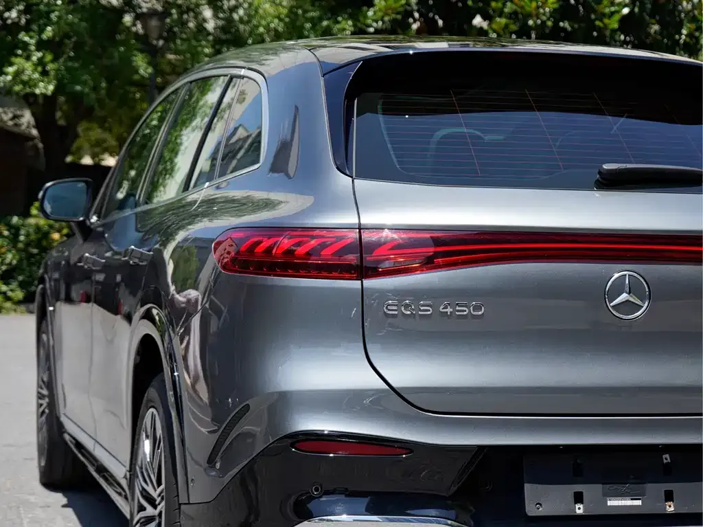 Mercedes-Benz EQS SUV — фото 4