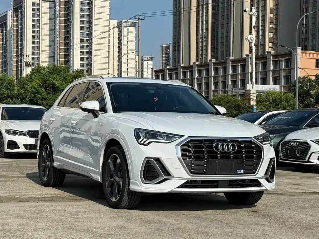 Audi Q3 — фото 9