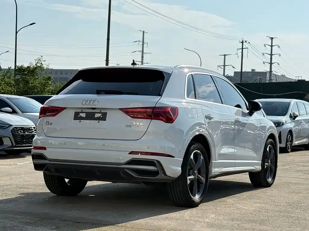 Audi Q3 — фото 10