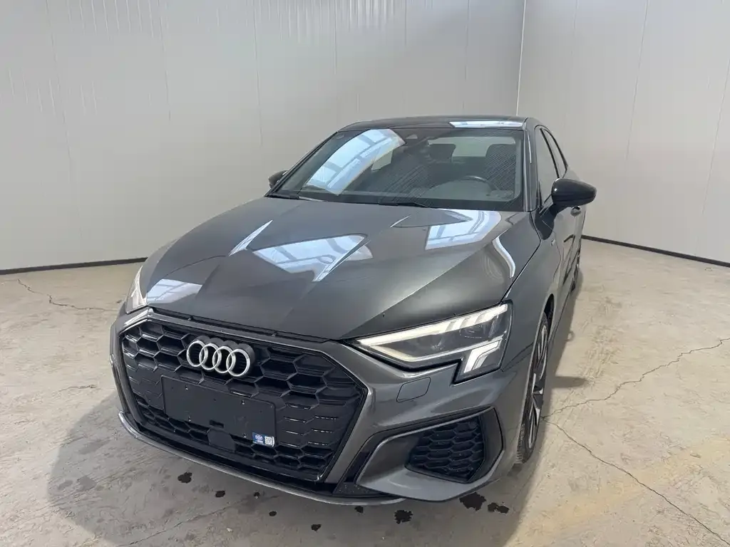 Audi A3 — фото 1