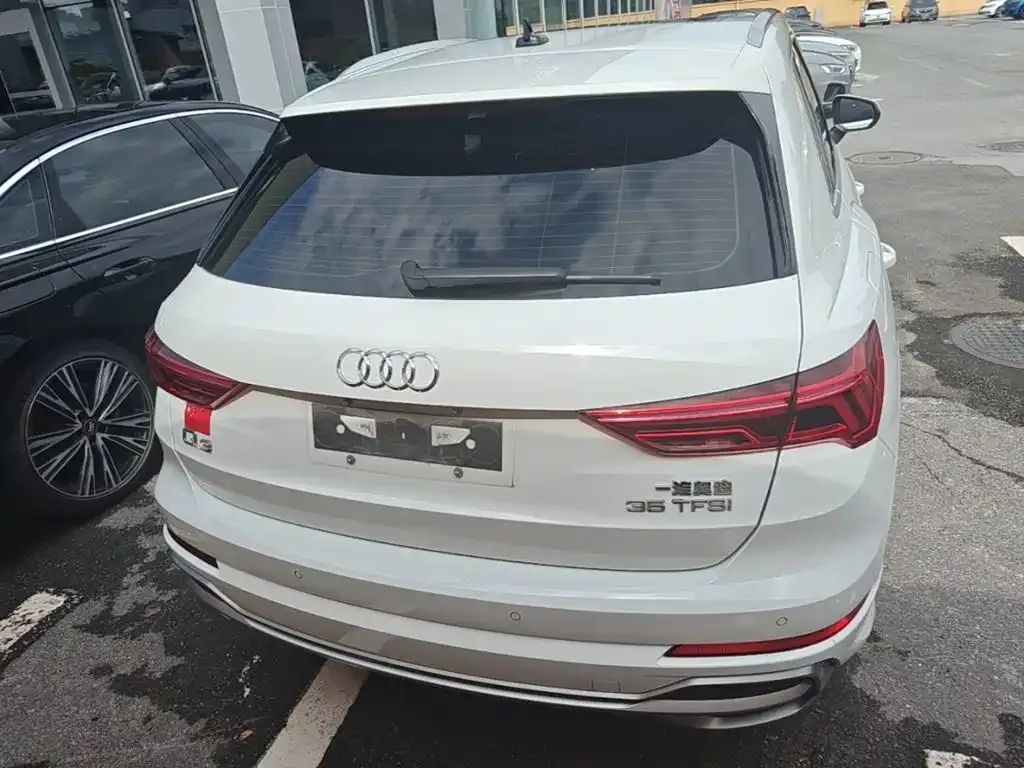 Audi Q3 — фото 10