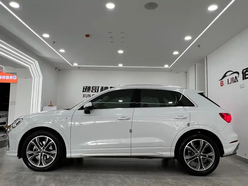 Audi Q3 — фото 10