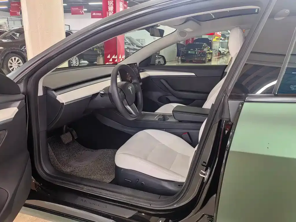 Tesla Model 3 — фото 2