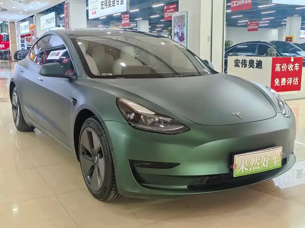 Tesla Model 3 — фото 4