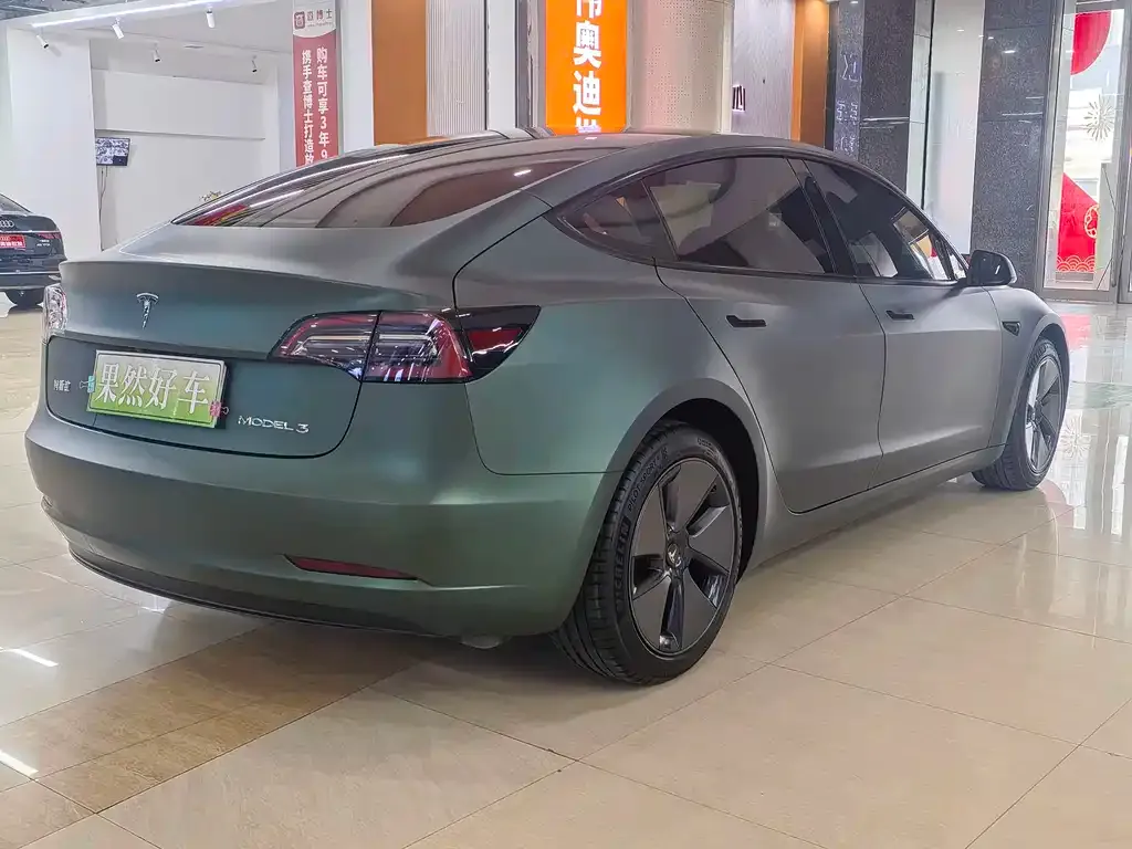 Tesla Model 3 — фото 7