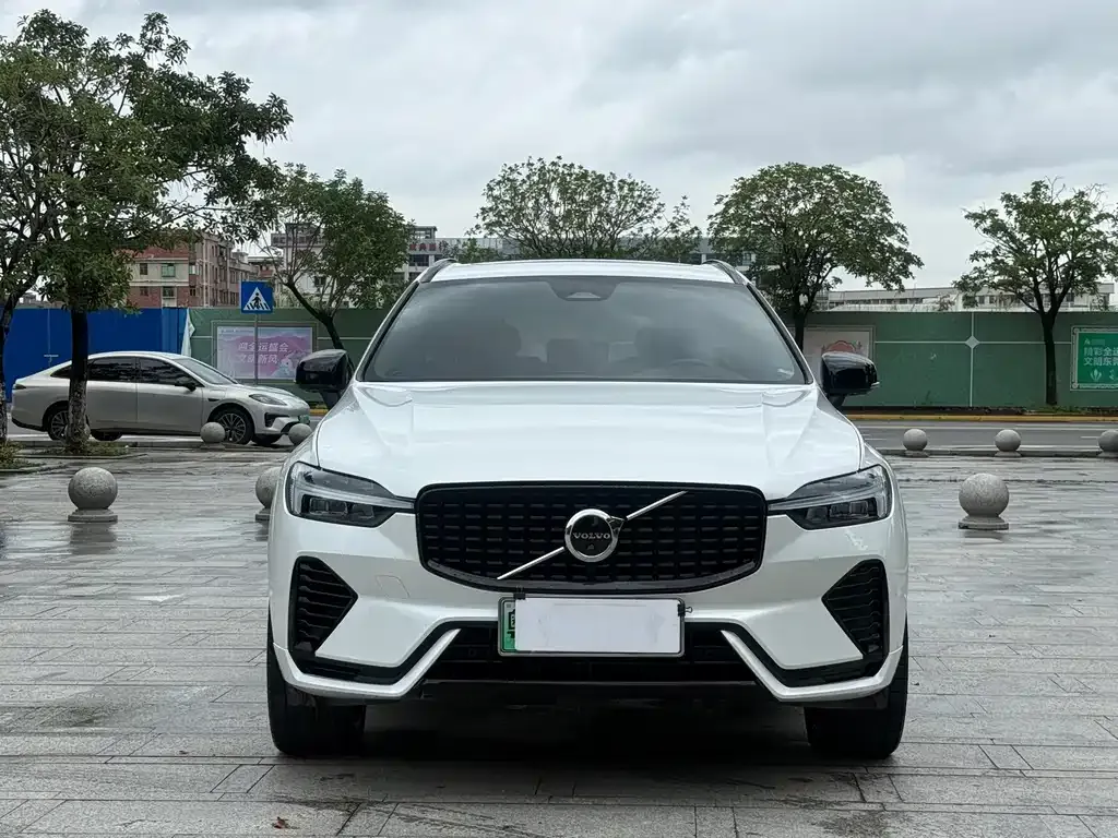 Volvo XC60 PHEV — фото 7