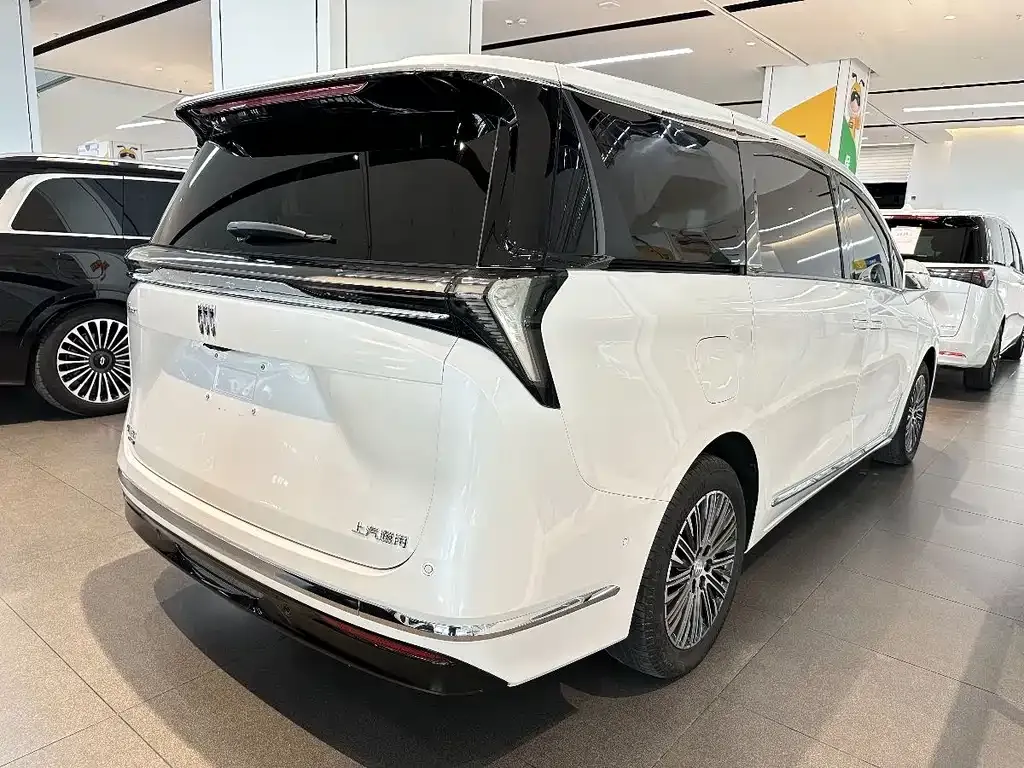 Buick GL8 Hybrid — фото 4