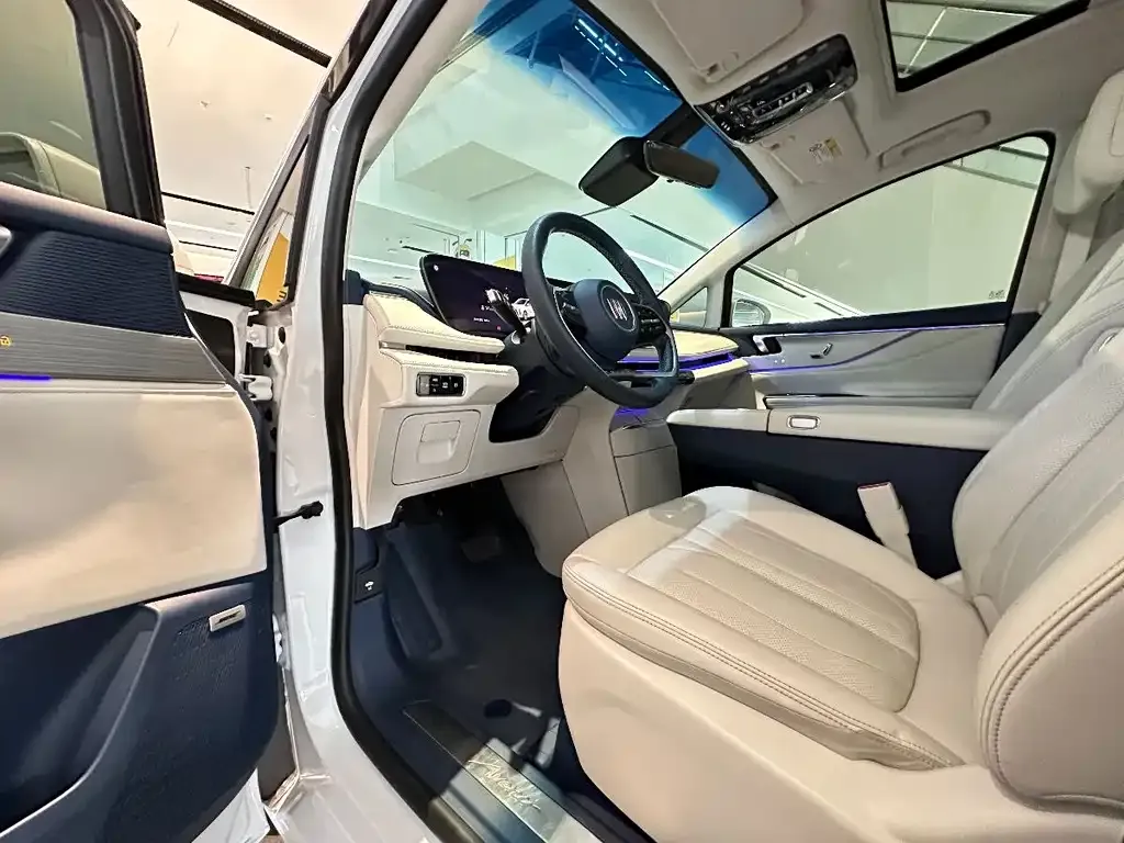 Buick GL8 Hybrid — фото 2