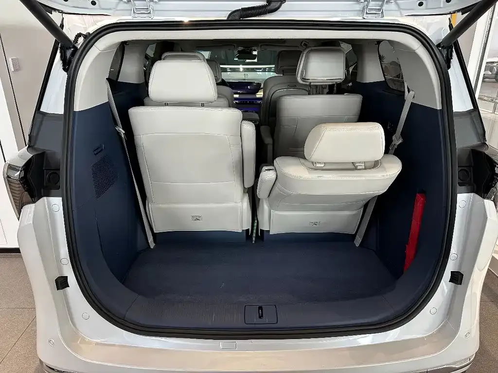 Buick GL8 Hybrid — фото 7