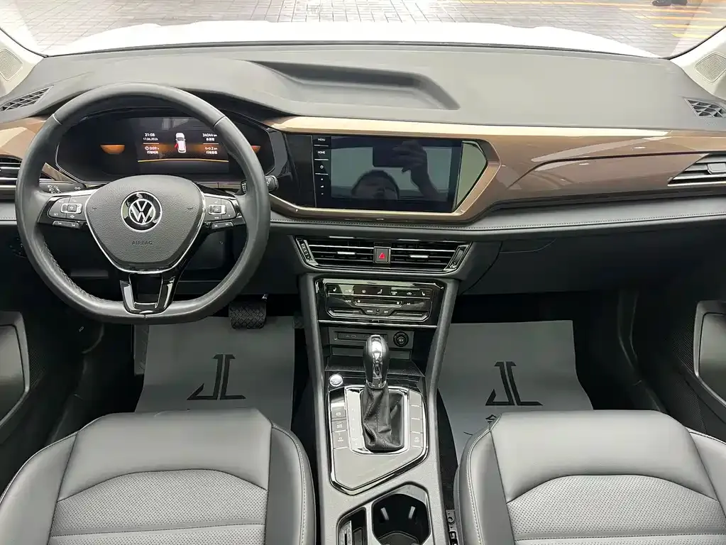 Volkswagen Tharu — фото 10