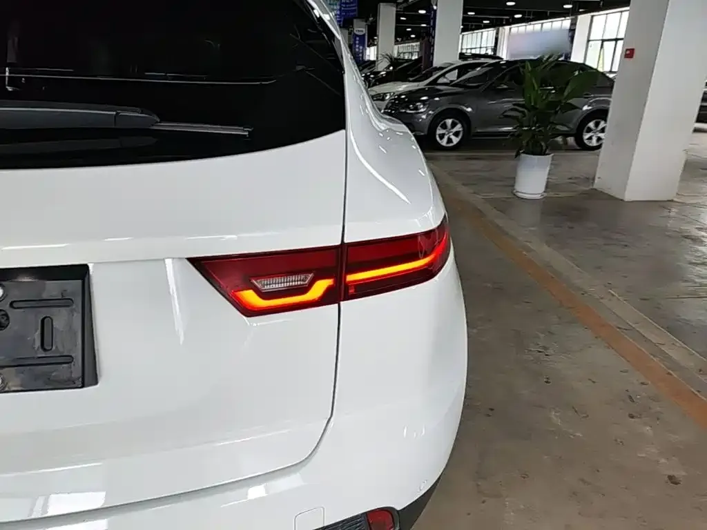 Jaguar E-PACE 2021 из CN, фото 10
