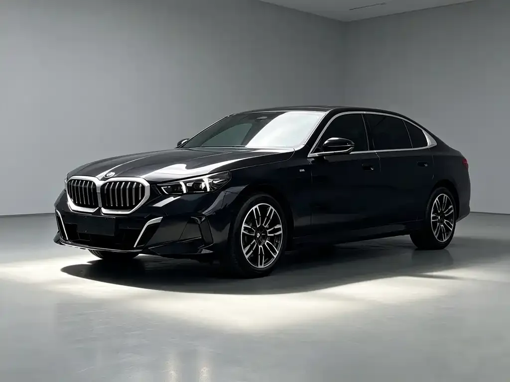 BMW 5 Series — фото 1