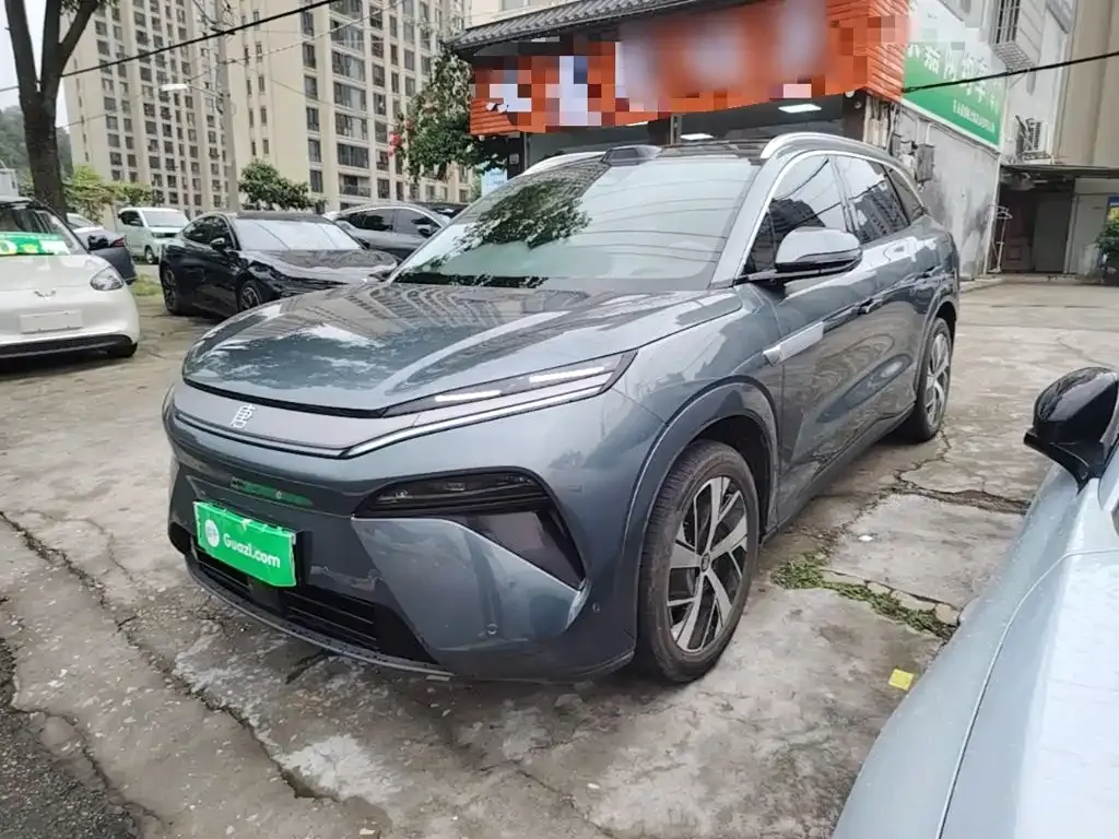 BYD Tang L — фото 1