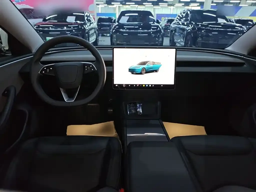 Tesla Model 3 — фото 3