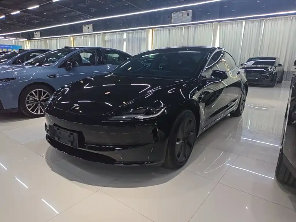 Tesla Model 3 — фото 7