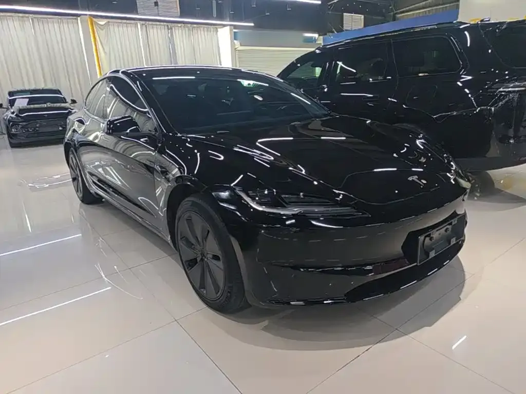 Tesla Model 3 — фото 9
