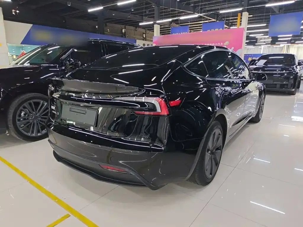 Tesla Model 3 — фото 5