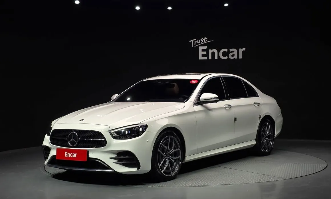 Mercedes-Benz E-Class — фото 1