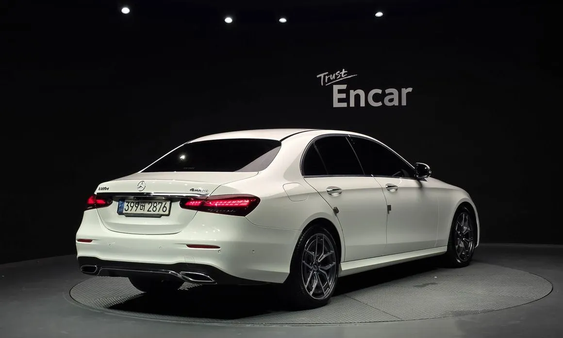 Mercedes-Benz E-Class — фото 3