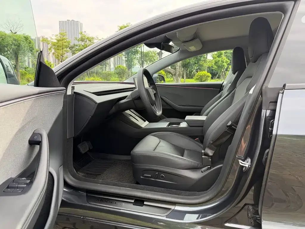 Tesla Model 3 — фото 5