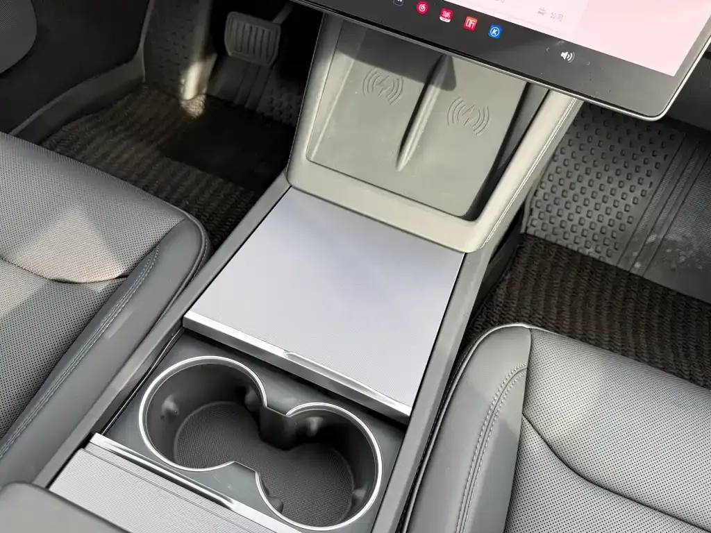 Tesla Model 3 — фото 10