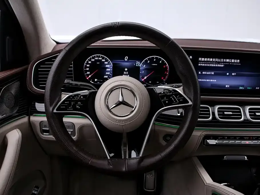Mercedes-Benz GLS — фото 6