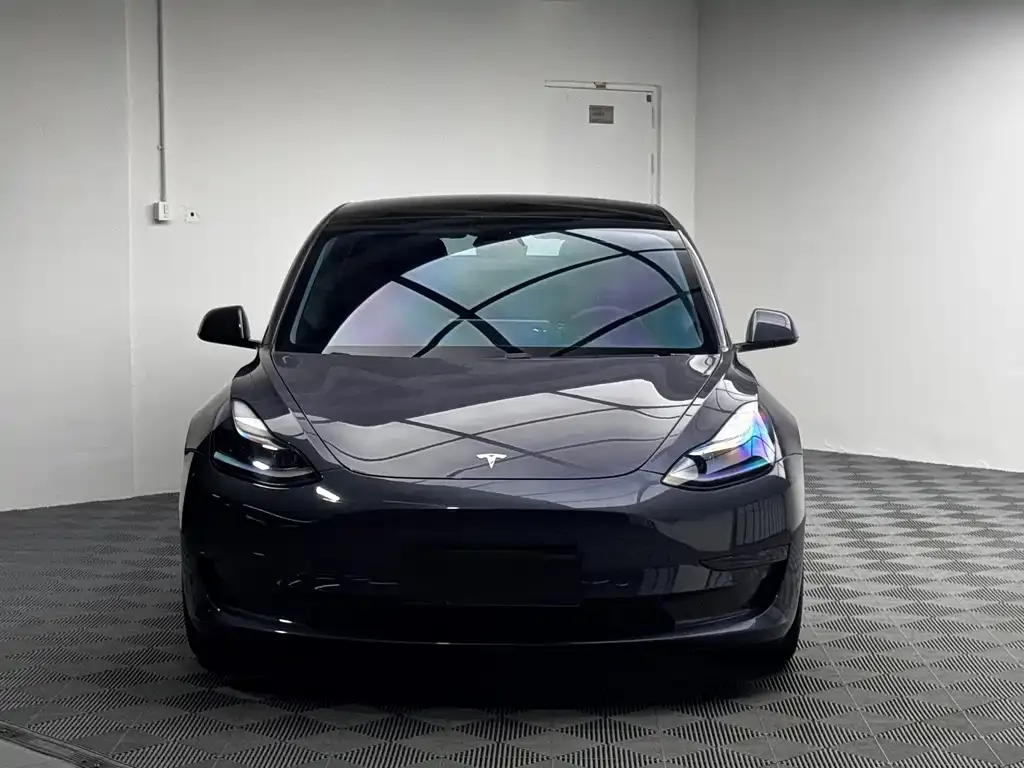 Tesla Model 3 — фото 7