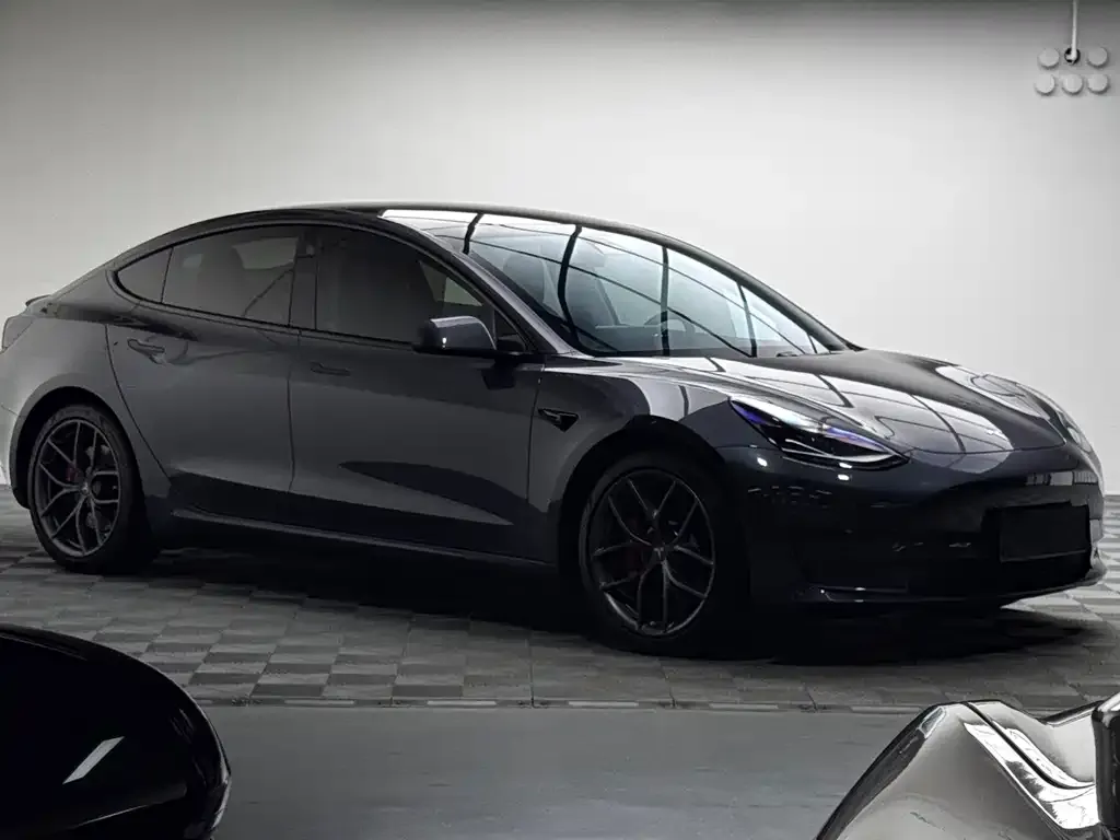Tesla Model 3 — фото 2