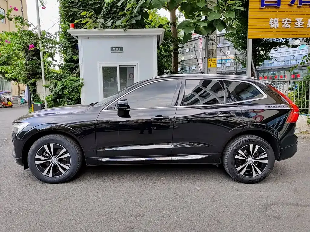 Volvo XC60 — фото 10