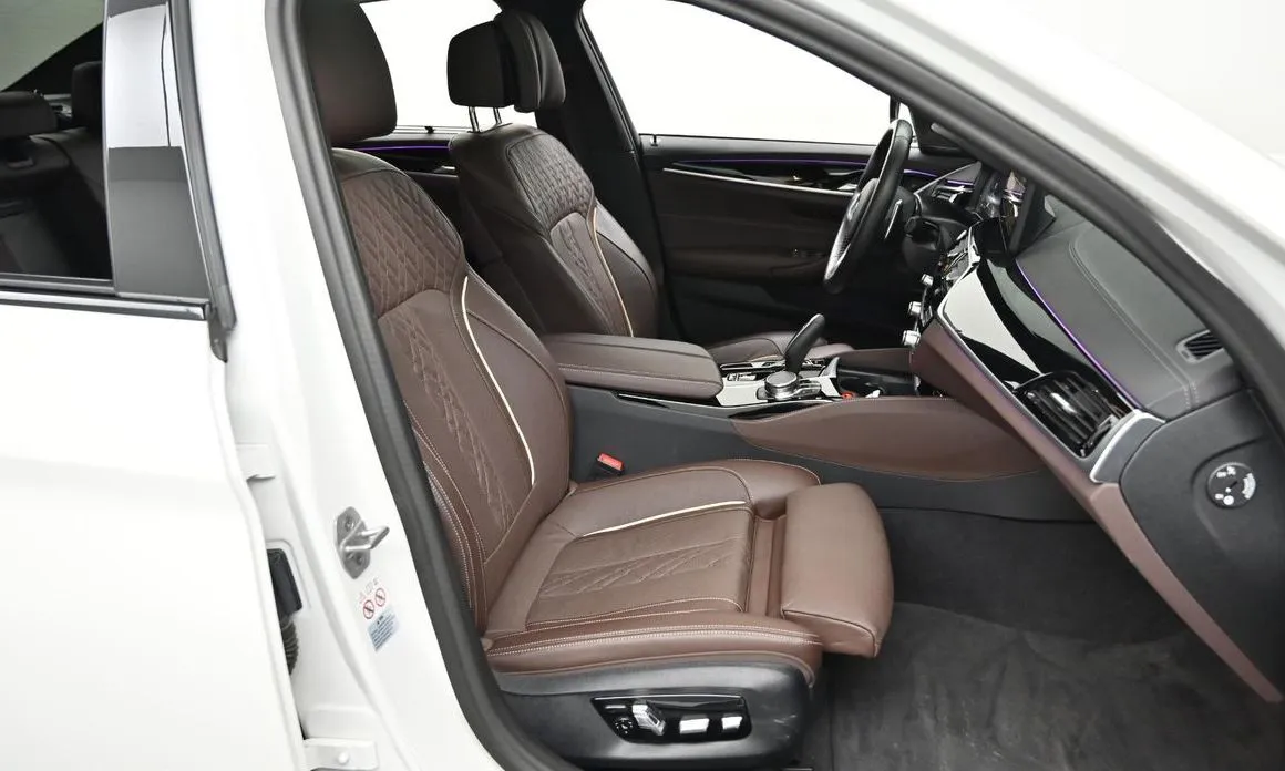 BMW 5-Series 2023 из KR, фото 8