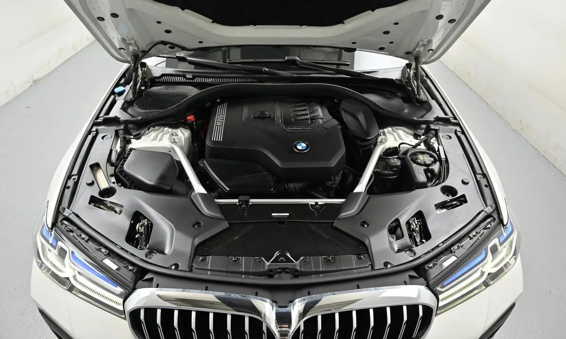 BMW 5-Series 2023 из KR, фото 7