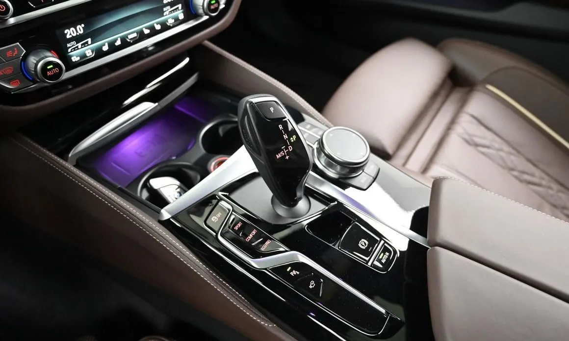 BMW 5-Series 2023 из KR, фото 9