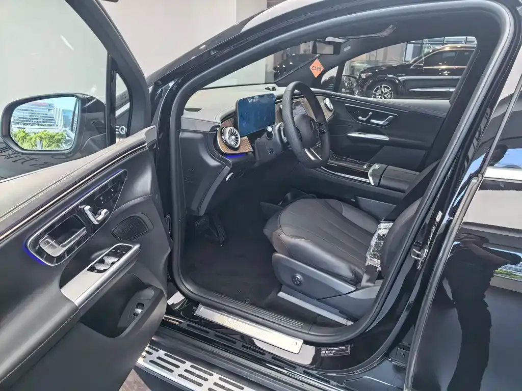 Mercedes-Benz EQE SUV — фото 10
