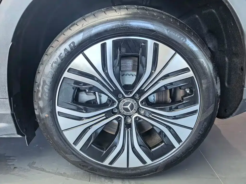 Mercedes-Benz EQE SUV — фото 9